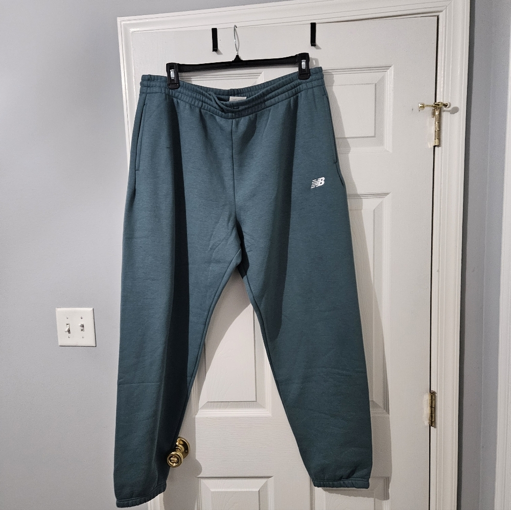 NWOT: Mens New Balance Joggers - Size XL